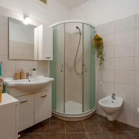 Pinia-marina Apartment *