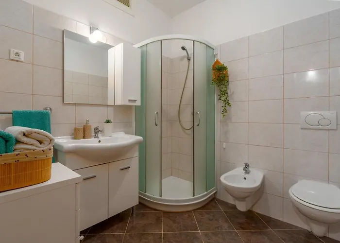 Pinia-marina Apartman *