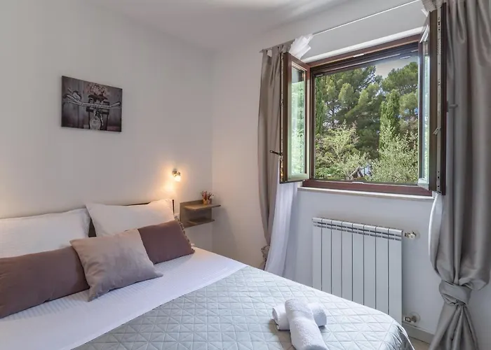 Pinia-marina Apartman *